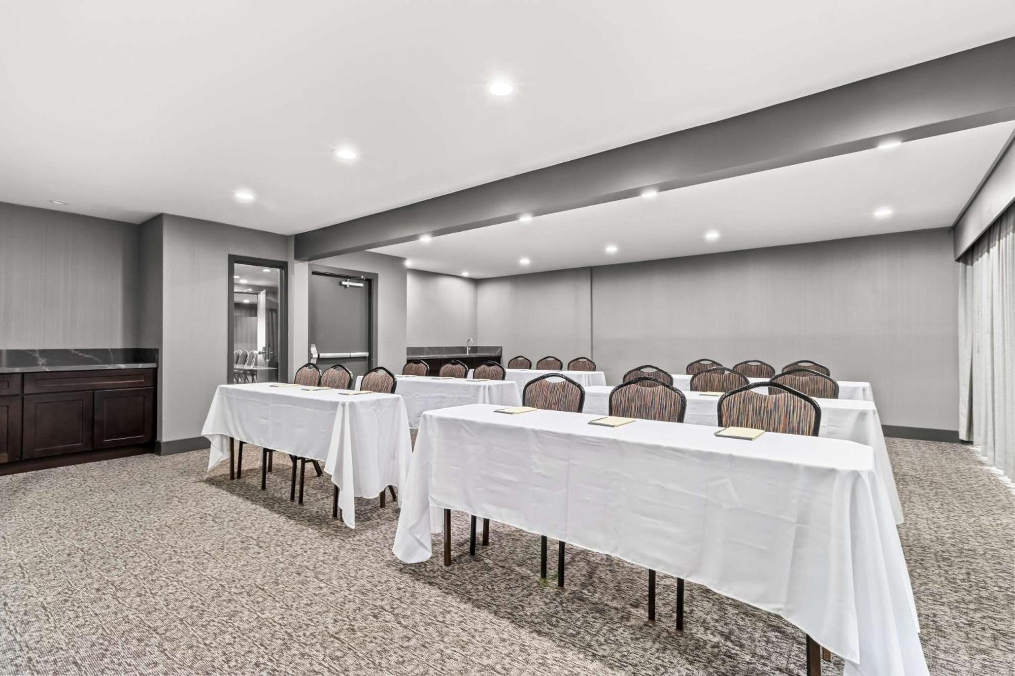 Rosedale 3* Bakersfield