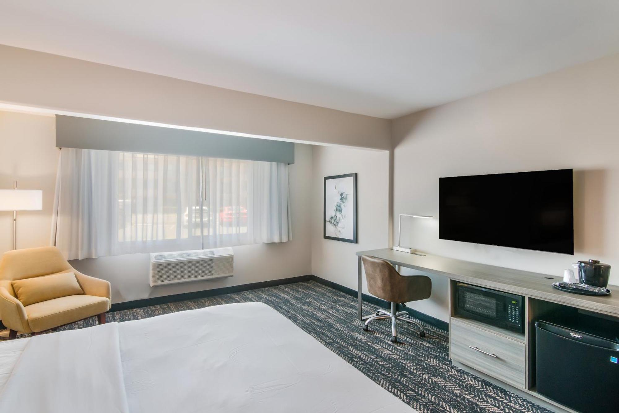 Hourglass Hotel, Ascend Collection 3*